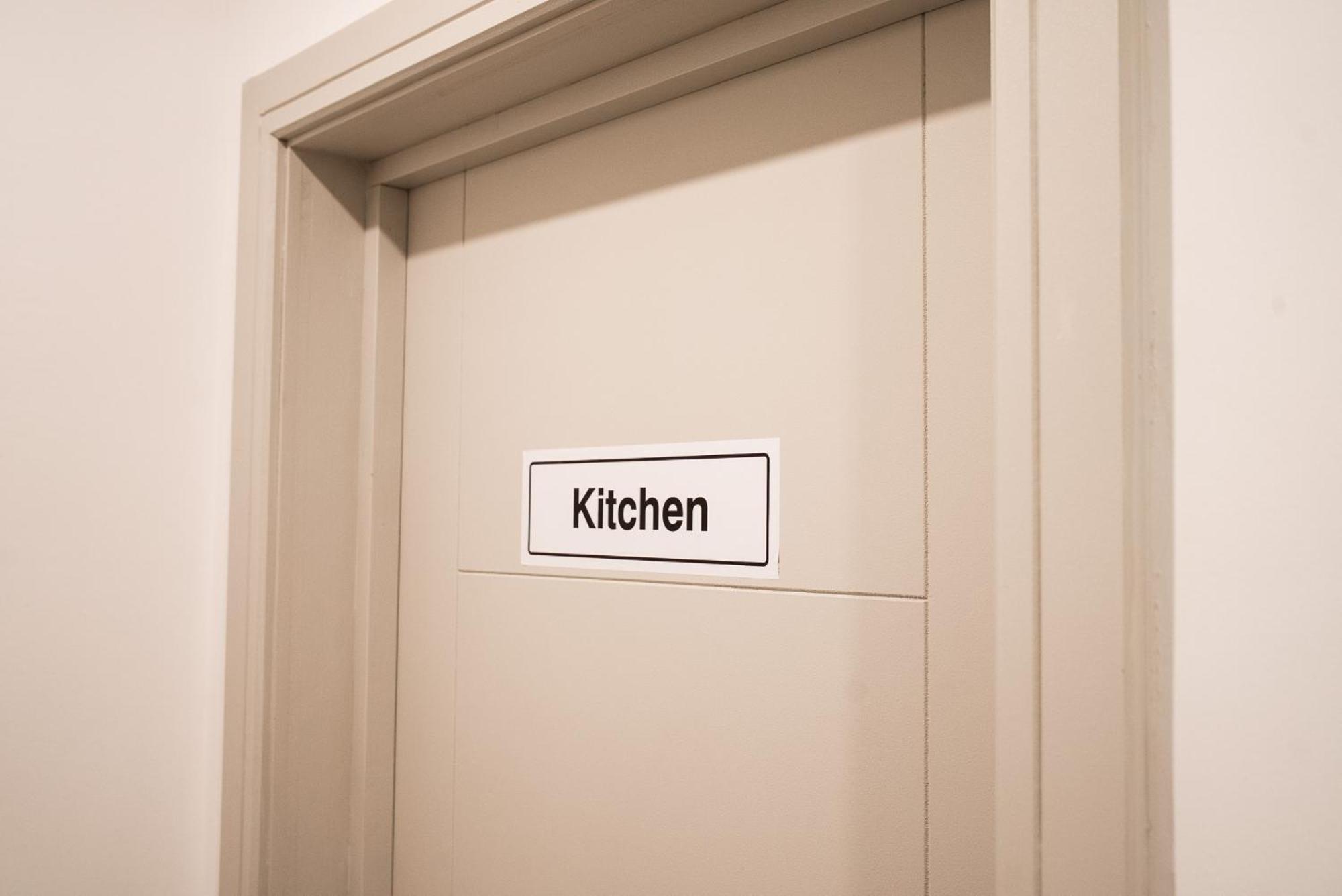 Luxury Studio Apartment In Sutton, London Sutton  Bagian luar foto