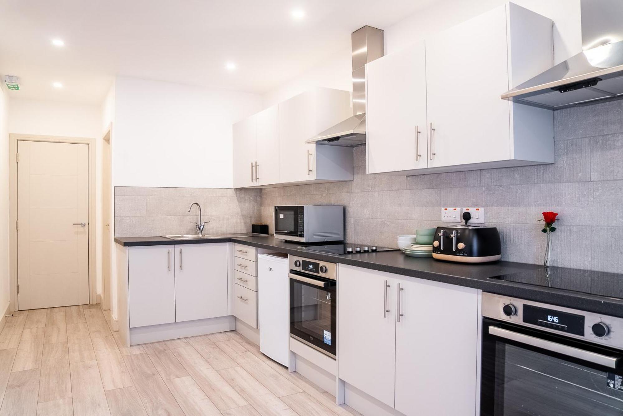 Luxury Studio Apartment In Sutton, London Sutton  Bagian luar foto